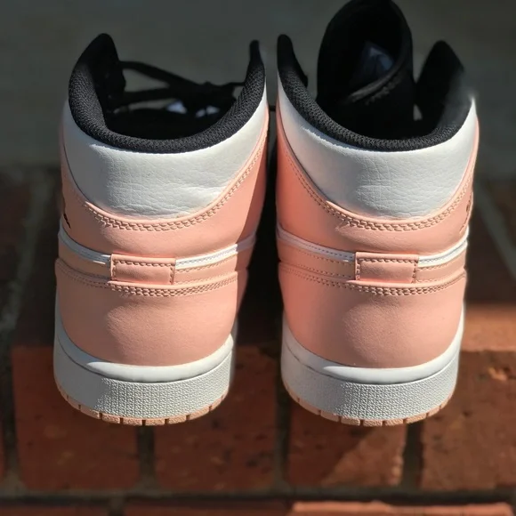 Air Jordan 1 Mid Crimson Tint Size 8.5 - Picture 4 of 7